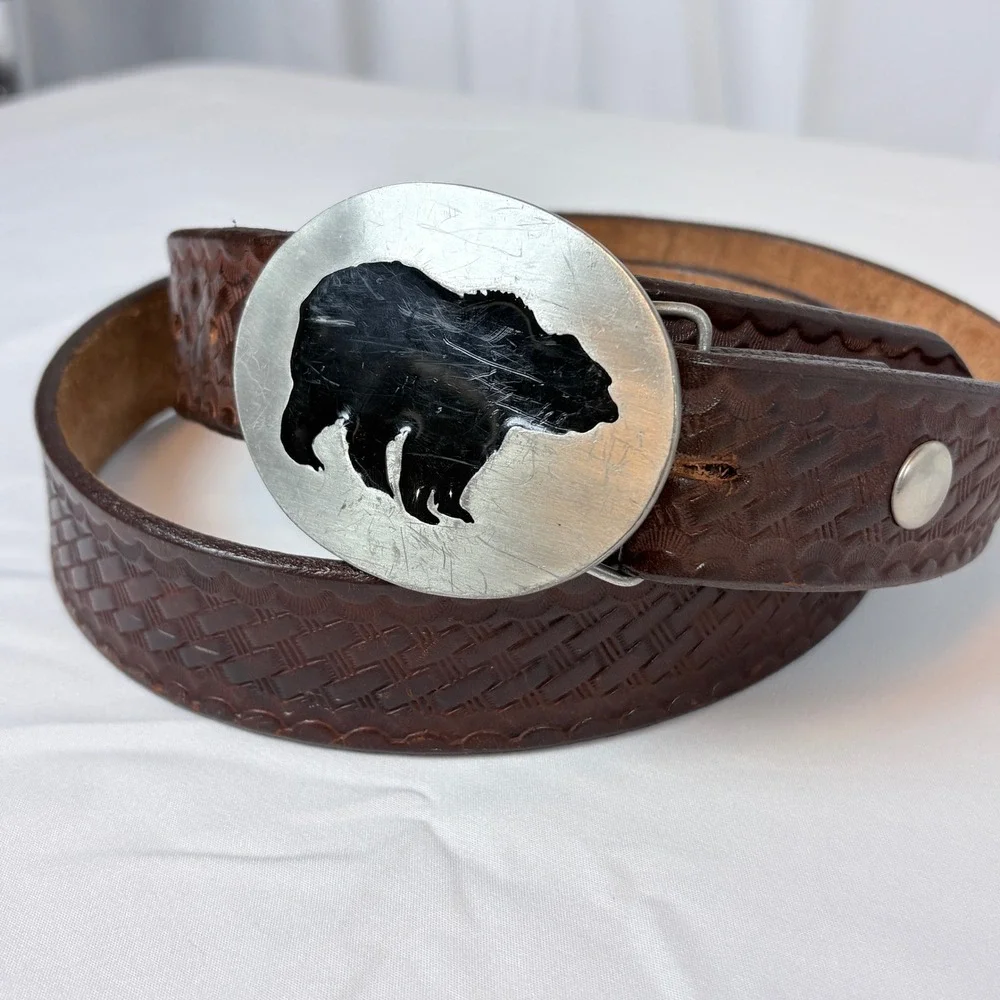 Vtg 1993 Siskiyou Pewter Black Bear Buckle Basketweave Brown Leather Belt 38